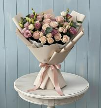 Букет цветов из:  Розы и Лизиантусы в Юрцово