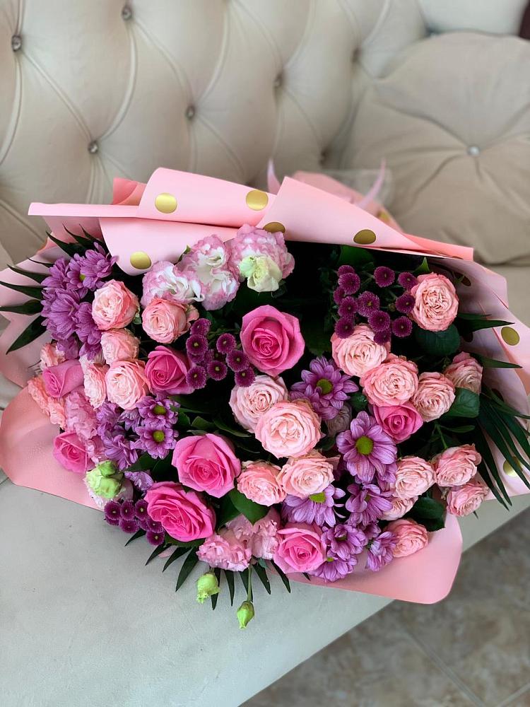 Букет цветов из: Хризантемы, Розы и Лизиантусы в Юрцово