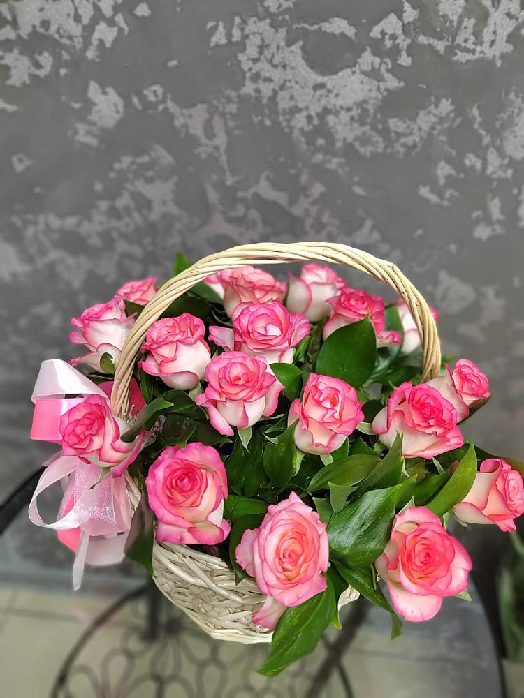Цветочная композиция из Розы в корзине в Юрцово