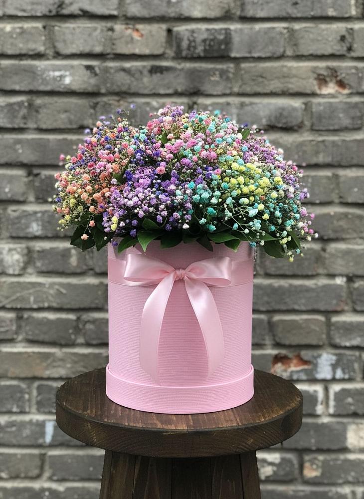 Цветочная композиция из Гипсофила и Розы в шляпной коробке в Юрцово