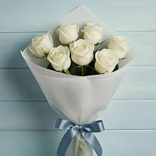 Букет 7 Белых роз Эдлесс Лав в Юрцово