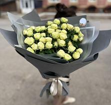 Букет Белые кустовые розы Солинеро в Юрцово