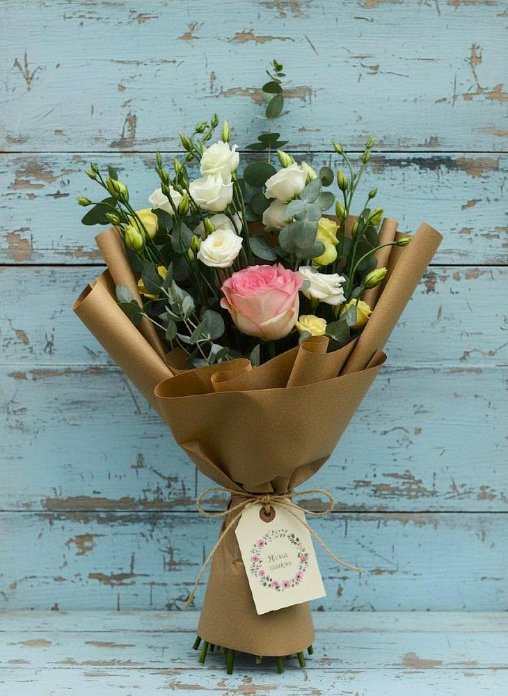 Букет цветов из: Розы и Лизиантусы в Юрцово