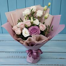 Букет цветов из:  Розы и Лизиантусы в Юрцово
