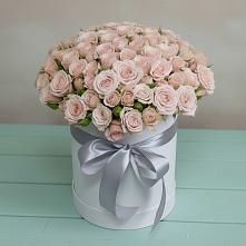 Цветочная композиция из Розы в шляпной коробке в Юрцово