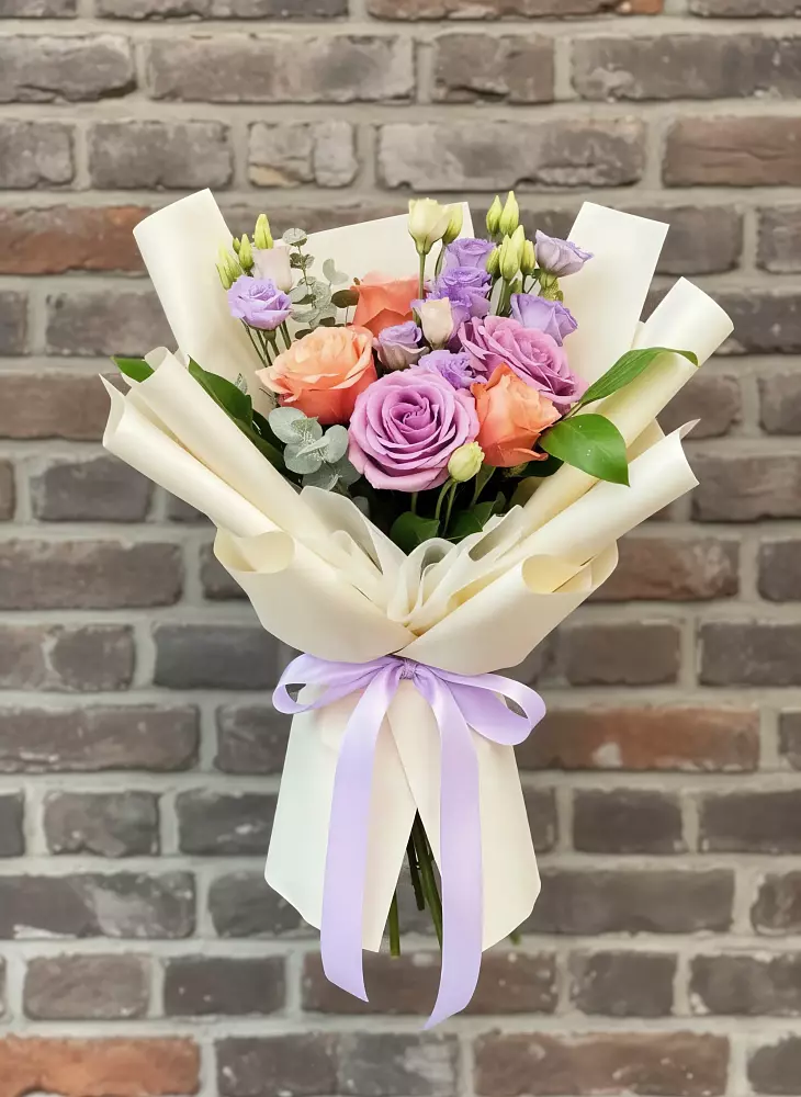 Букет цветов из: Лизиантусы и Розы в Юрцово