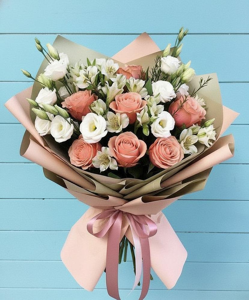 Букет цветов из: Розы, Альстромерии и Лизиантусы в Юрцово