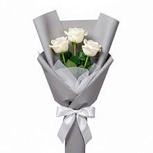 Букет 3 белые розы в Юрцово