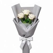 Букет 3 белые розы в Юрцово