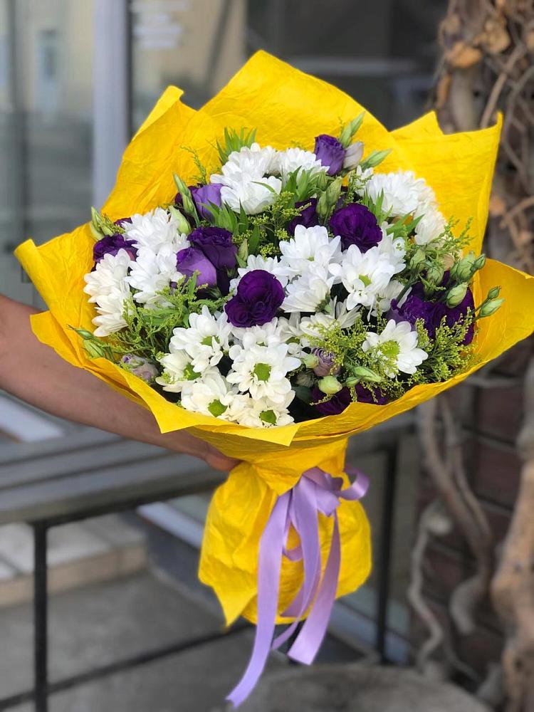 Букет цветов из: Ирисы, Хризантемы и Ромашки в Юрцово