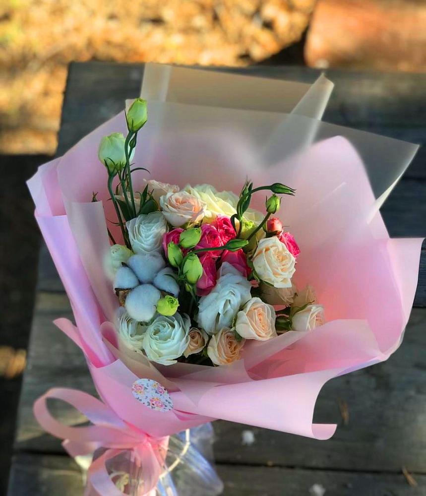 Букет цветов из: Розы и Лизиантусы в Юрцово