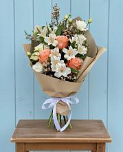 Букет цветов из:  Альстромерии, Лизиантусы, Розы и Хризантемы #REPLACE_PRED# Юрцово