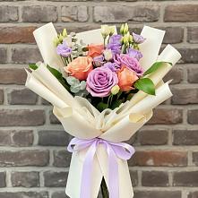Букет цветов из:  Лизиантусы и Розы в Юрцово