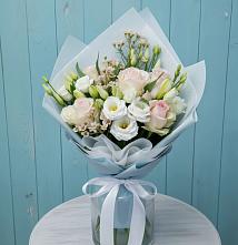 Букет цветов из:  Розы и Лизиантусы в Юрцово