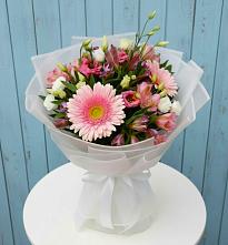Букет цветов из:  Герберы, Альстромерии и Лизиантусы в Юрцово
