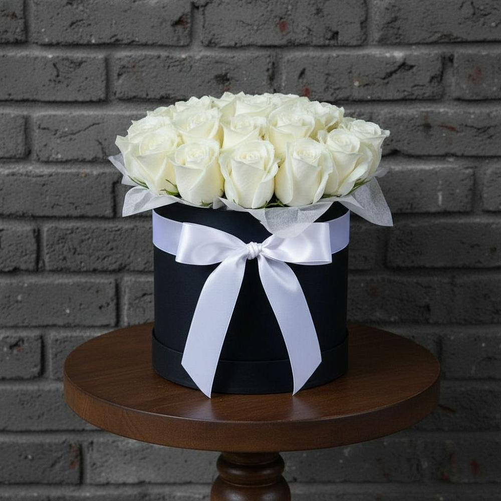 Цветочная композиция из Розы в шляпной коробке в Юрцово