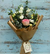 Букет цветов из:  Розы и Лизиантусы в Юрцово