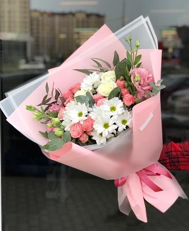 Букет цветов из: Розы, Лизиантусы и Хризантемы в Юрцово