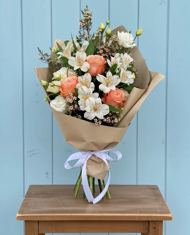 Букет цветов из: Альстромерии, Лизиантусы, Розы и Хризантемы в Юрцово