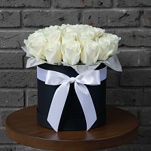 Цветочная композиция из Розы в шляпной коробке в Юрцово