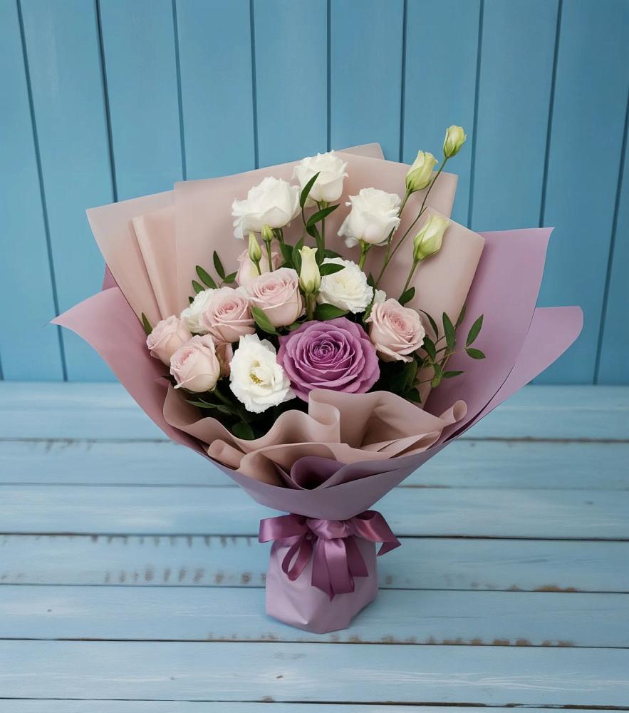 Букет цветов из: Розы и Лизиантусы в Юрцово